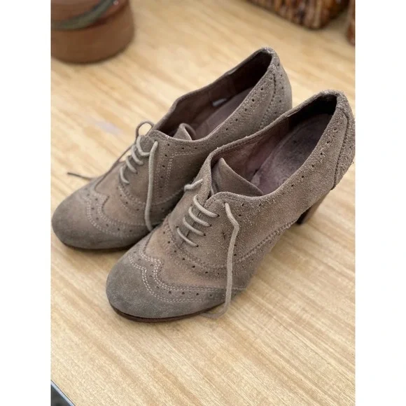 ALL SAINTS Suede Wingtip Oxford Heel Booties Women's Lace Up Dress Shoes Taupe - Picture 1 of 6